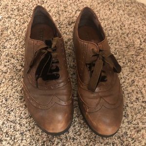 Born Arletta oxfords